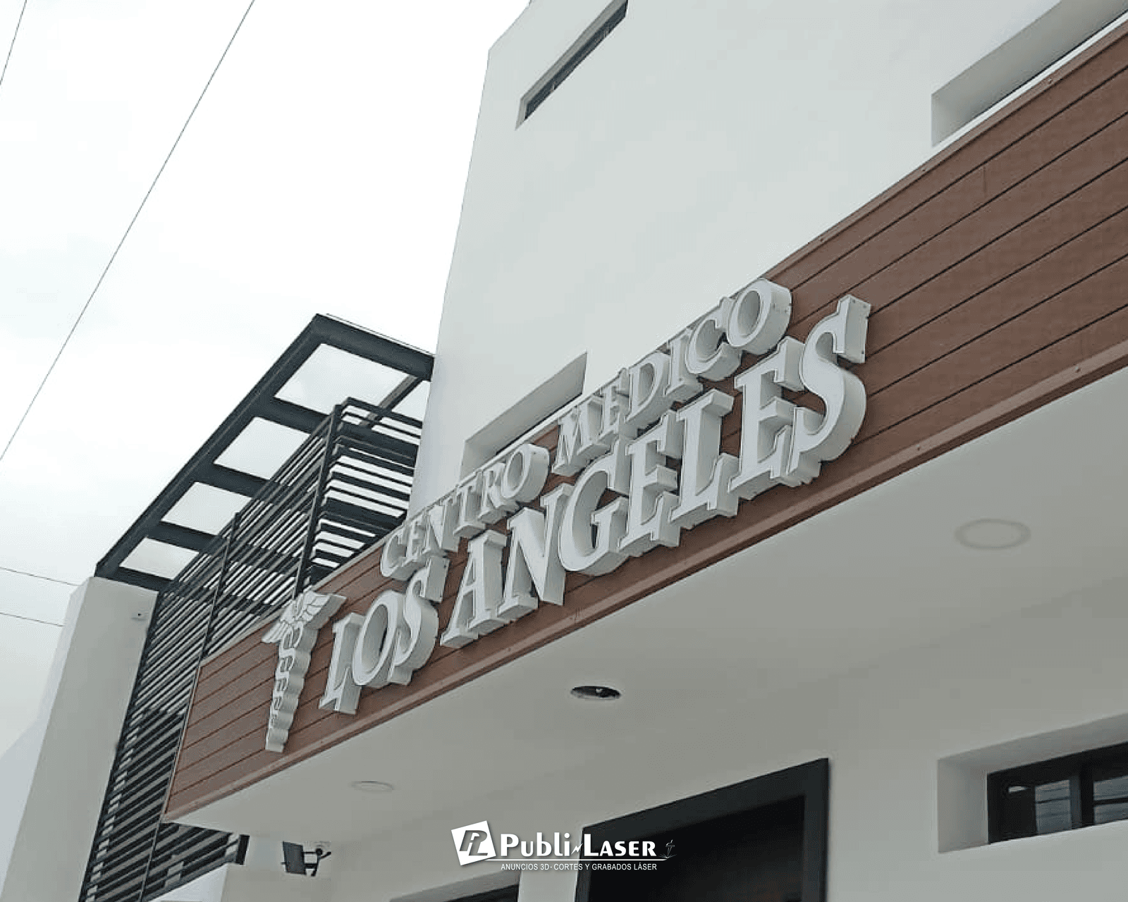 Anuncions con letras 3D